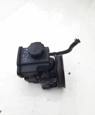 Mercedes-Benz Sprinter W901 W902 W903 W904 Power steering pump A0034667201