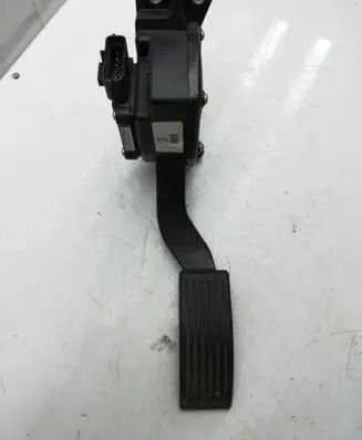Hyundai Santa Fe Accelerator throttle pedal 327262B900