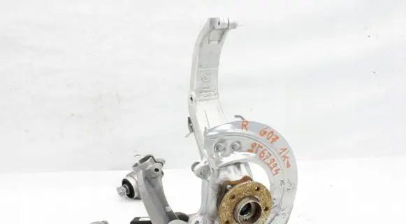 BMW X5 G05 Front wheel hub spindle knuckle 6876656