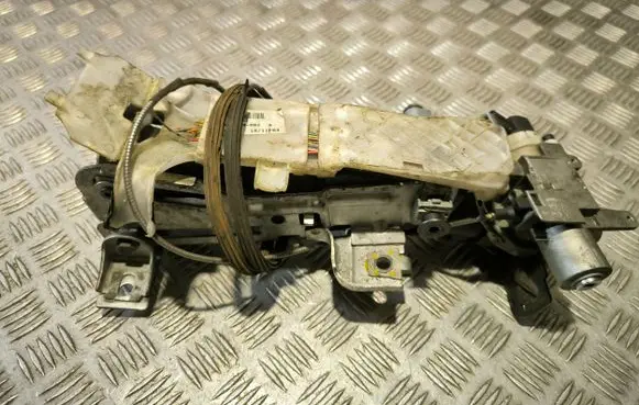 Volvo V70 Steering wheel axle 30680083
