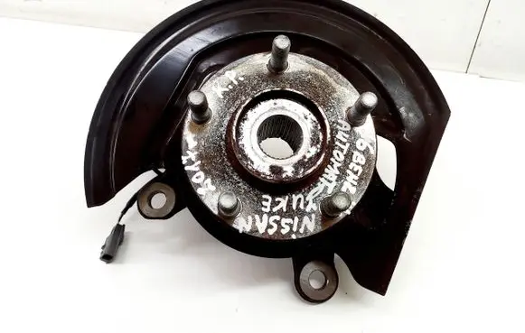 Nissan Juke I F15 Front wheel hub