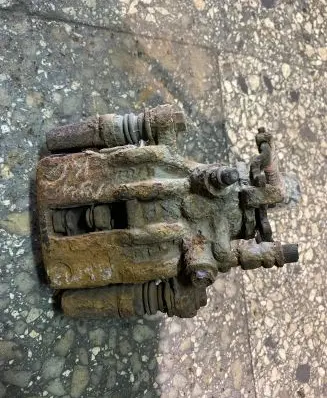 Nissan Almera N16 Rear brake caliper