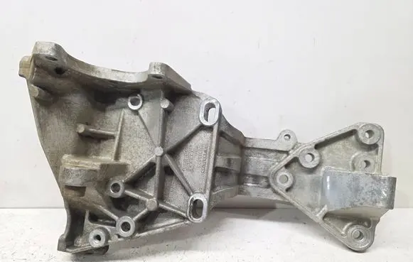 Volvo XC60 Generator/alternator bracket 31316673