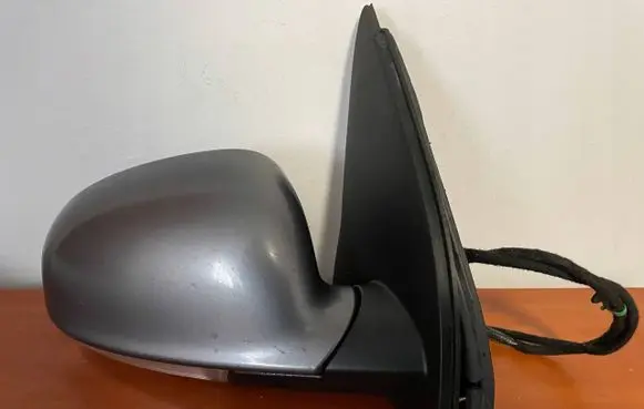 Volkswagen Golf V Front door electric wing mirror