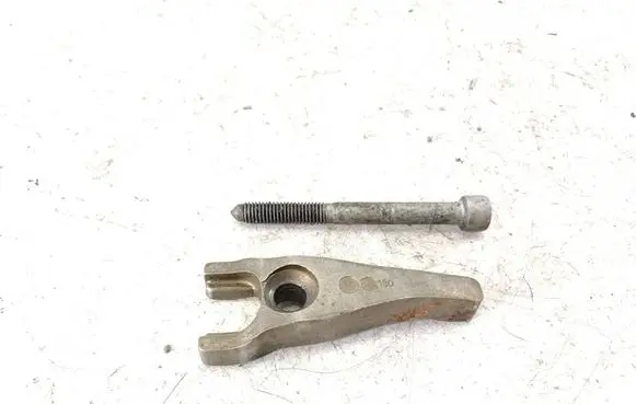 Ford Focus Fuel Injector clamp holder 9M5Q9E568AB