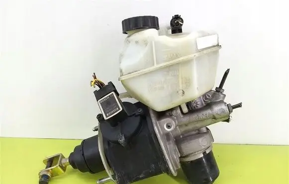 Mercedes-Benz E W211 Brake booster A2114300302
