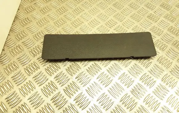 Trunk/boot lower side trim panel