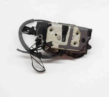 Ford Focus Front door lock BM5AA21812CF 921758106