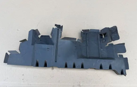 Citroen Berlingo Intercooler air guide/duct channel 9680450580