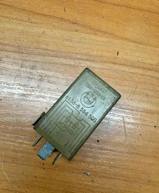 BMW 5 E60 E61 Window control relay 61368384505 V23141B3001X15