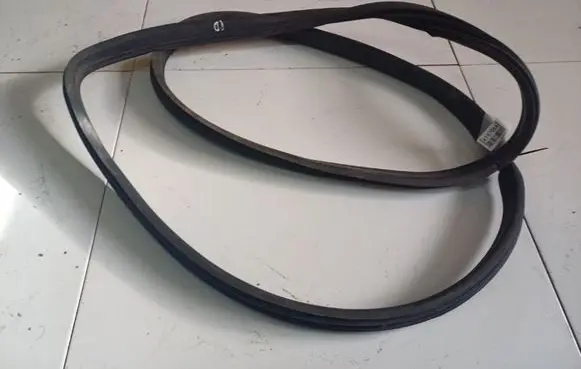 Opel Astra H Rubber seal front coupe door 