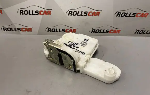Mitsubishi Outlander Front door lock