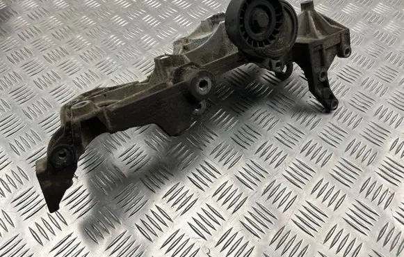 Mitsubishi Outlander Generator/alternator bracket 9661297180