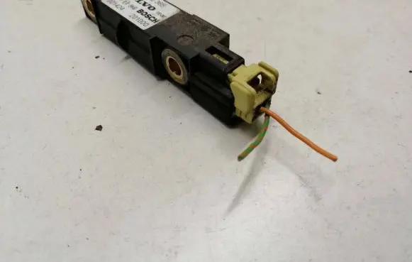 Volvo XC70 Airbag deployment crash/impact sensor 8622365 201000 001424