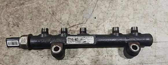 Ford Focus Fuel main line pipe 9685297580 121673677