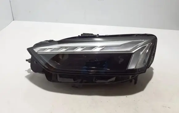Audi A5 Headlight/headlamp 8W6941039