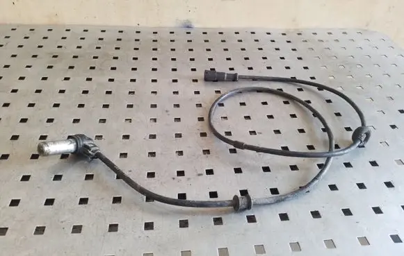 Audi A6 S6 C4 4A ABS rear brake sensor 4A0927807