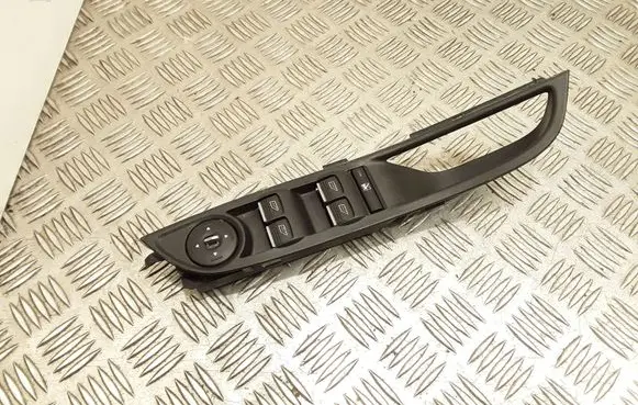 Ford Focus Electric window control switch AM5T14A132AA