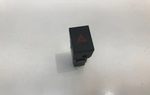 Nissan Qashqai J12 Hazard light switch 10310