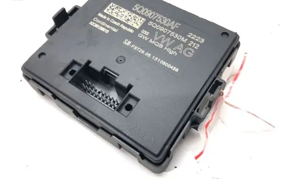 Volkswagen PASSAT B8 Gateway control module 5Q0907530AF
