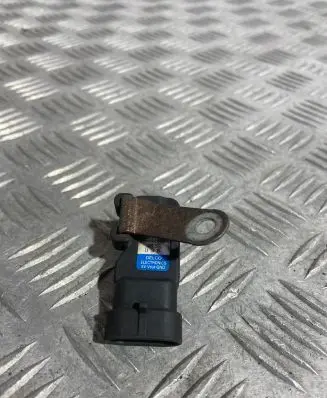 Opel Zafira B Camshaft speed sensor 16212460