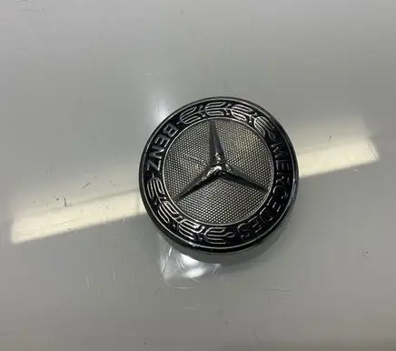 Mercedes-Benz E W211 Manufacturer badge logo/emblem 2218170016 A2218170016