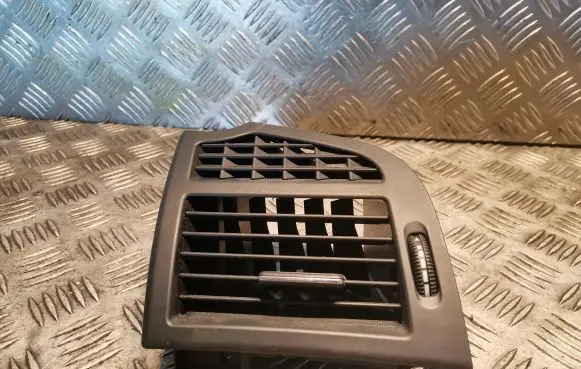 Mercedes-Benz S W221 Dashboard air vent grill cover trim 2218300154 A2218300154
