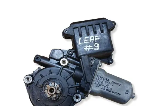 Nissan Leaf II (ZE1) Front door window regulator with motor 98372210