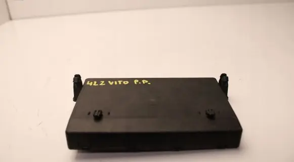 Mercedes-Benz Vito Viano W639 Central body control module 6399003000