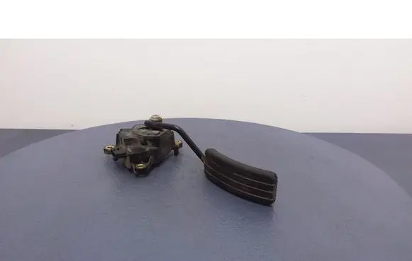 Renault Kangoo II Accelerator throttle pedal 8200436878