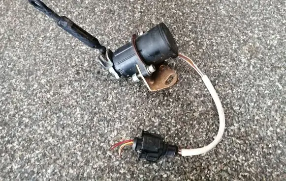 Volkswagen PASSAT B5 Accelerator pedal position sensor 0281002229