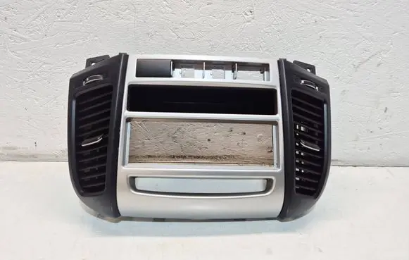 Hyundai Santa Fe Dash center air vent grill 974202B000