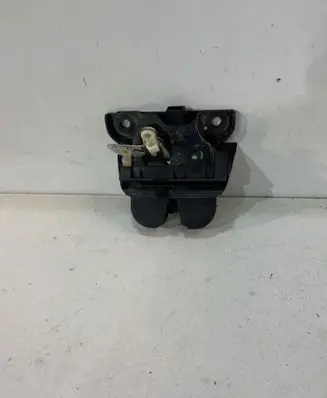 Audi A6 S6 C5 4B Tailgate/trunk/boot lock/catch/latch 4B9827520