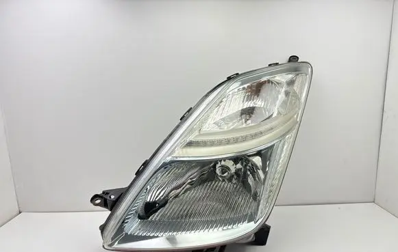 Toyota Prius (XW20) Headlight/headlamp 8117047090