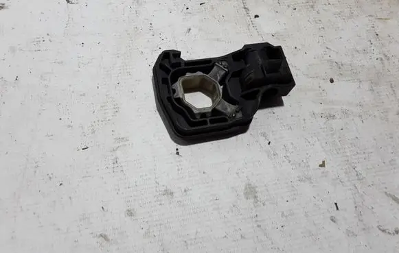 BMW 5 F10 F11 Radiator mount bracket 7575248
