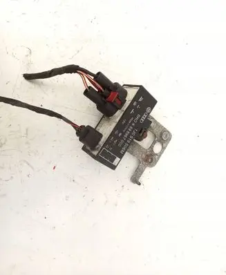 Volkswagen Polo V 6R Coolant fan relay 1J0919506M