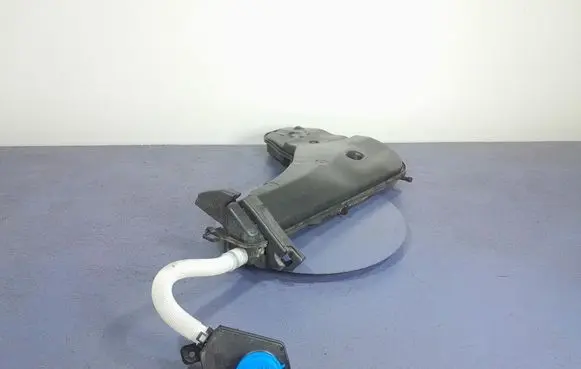 Windshield washer fluid reservoir/tank