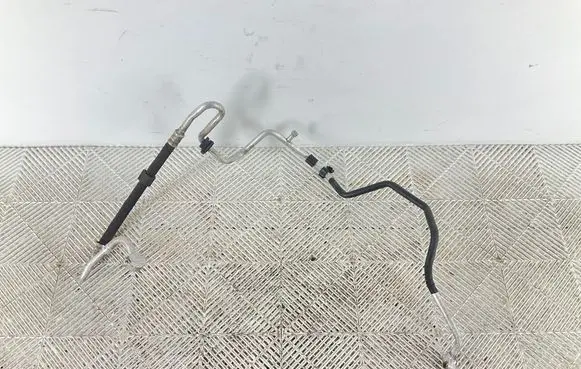 Audi Q3 8U Air conditioning (A/C) pipe/hose 8U0816743L