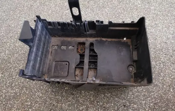 Opel Zafira C Battery box tray 13354420