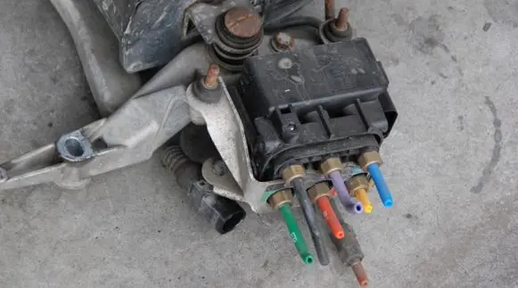Porsche Cayenne (9PA) Air suspension control unit module (rear) 385KM