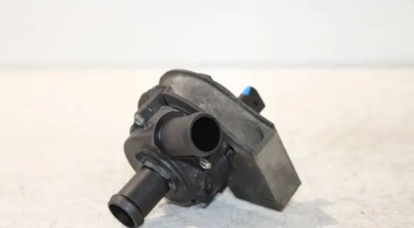 Volkswagen Golf Sportsvan Electric auxiliary coolant/water pump 5Q0965567