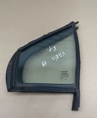 Toyota Yaris Front door vent window glass four-door 682160D050