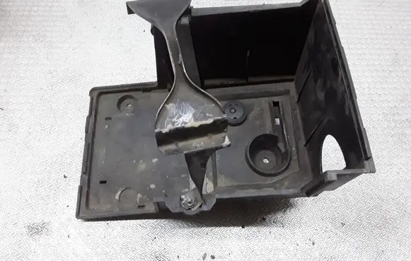 Volvo V50 Battery box tray 