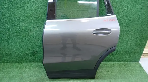 Mercedes-Benz GLA H247 Rear door