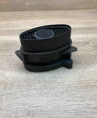 BMW 5 E39 Mass air flow meter 7787076 0928400468