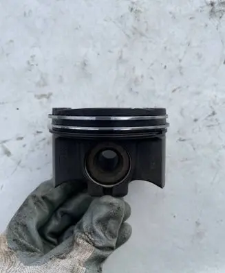 Mercedes-Benz C W205 Piston 082318