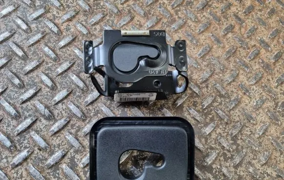 Audi Q5 SQ5 Hook 80A861303 80A8617354PK