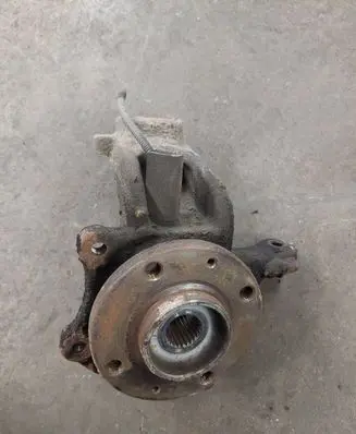 Peugeot 207 Front wheel hub spindle knuckle