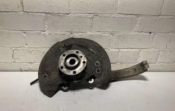 BMW X5 E70 Front wheel hub 6773783