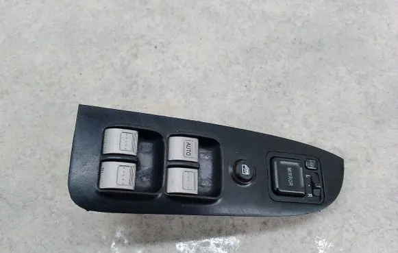 Honda CR-V Quarter vent window switch 35750-S9A-416-M1